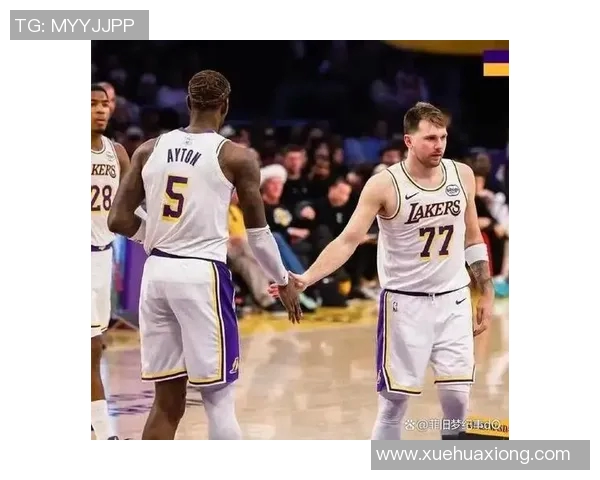 湖人对决火箭阵容分析与比赛前瞻探讨两队明星球员表现及战术布局 湖人对决火箭阵容分析与比赛前瞻探讨两队明星球员表现及战术布局