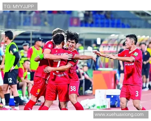 重庆队在主场以3比5不敌延边队上演进球大战引发球迷热议